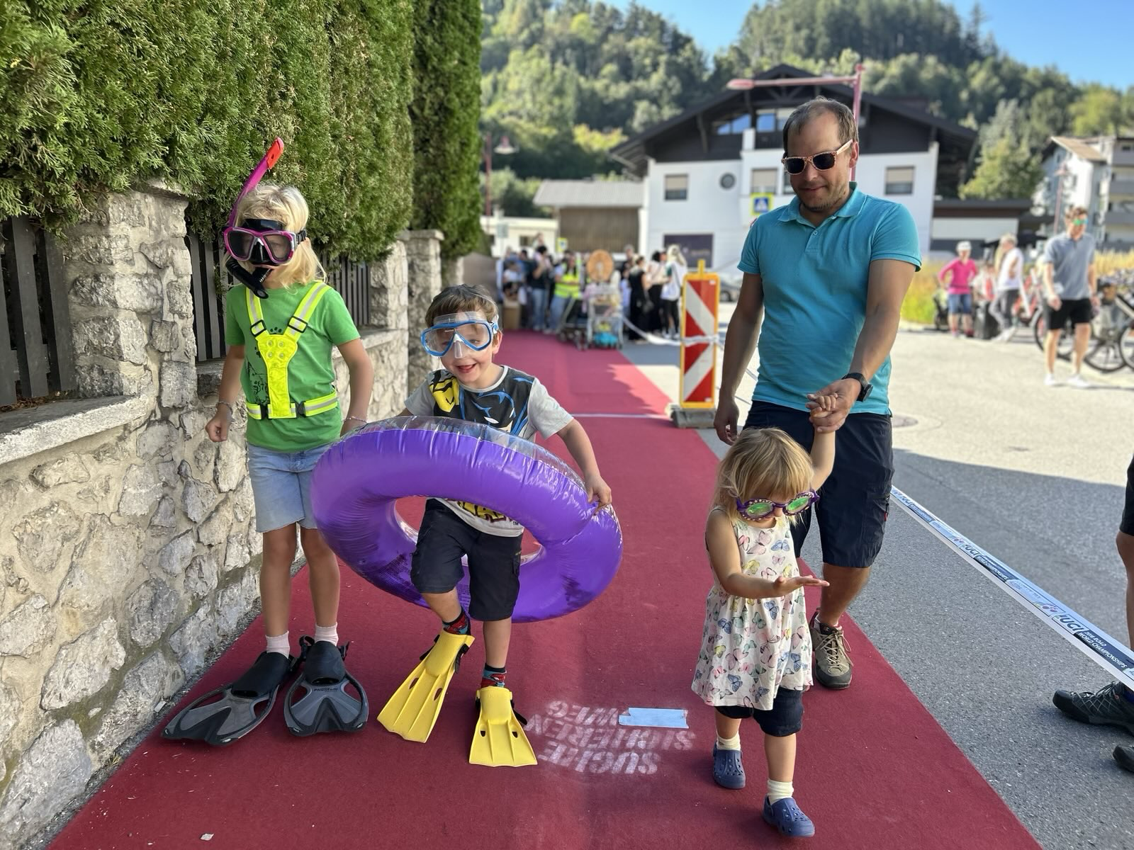 Lustige Aktionen am Roten Teppich Pup-up-Gehsteig